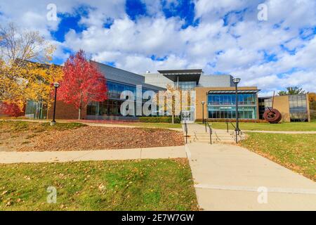 ANN ARBOR, MI, USA - 8 NOVEMBRE: Lurie Biomedical Engineering Building l'8 novembre 2020 presso l'Università del Michigan ad Ann Arbor, Michigan. Foto Stock