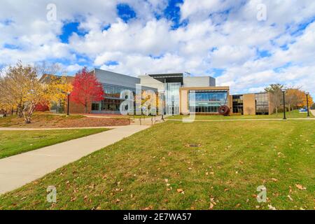 ANN ARBOR, MI, USA - 8 NOVEMBRE: Lurie Biomedical Engineering Building l'8 novembre 2020 presso l'Università del Michigan ad Ann Arbor, Michigan. Foto Stock