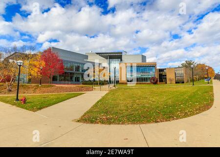 ANN ARBOR, MI, USA - 8 NOVEMBRE: Lurie Biomedical Engineering Building l'8 novembre 2020 presso l'Università del Michigan ad Ann Arbor, Michigan. Foto Stock