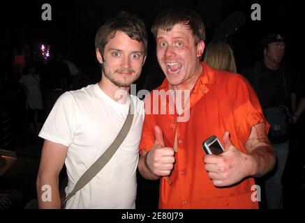 Elijah Wood e El-P backstage a Cochella 2007 a Indio, CA, USA il 27 aprile 2007. Foto di Quindell Willis/ABACAPRESS.COM Foto Stock