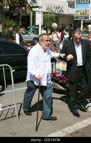 Dominique Farrugia cammina intorno alla Croisette durante il 60° Festival Internazionale del Cinema di Cannes, in Francia, il 17 maggio 2007. Foto di ABACAPRESS.COM Foto Stock