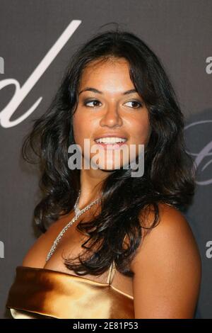 L'attrice STATUNITENSE Michelle Rodriguez arriva al Chopard Trophy tenutosi presso il Rosarie Club di Cannes, in Francia, il 25 maggio 2007, durante il 60° Festival Internazionale del Cinema di Cannes. Foto di Hahn-Nebinger-Orban/ABACAPRESS.COM Foto Stock