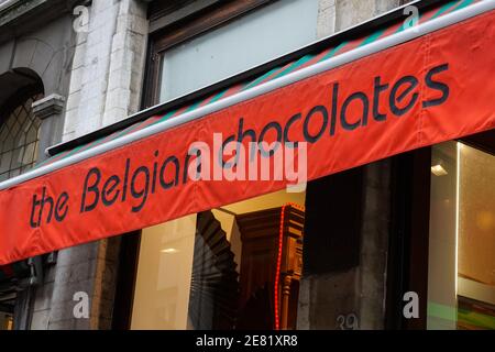 Tradizionale cioccolateria belga a Bruxelles, in Belgio Foto Stock