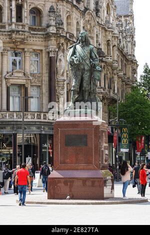 Statua di David Teniers II il giovane al Teniersplaats ad Anversa, Belgio Foto Stock