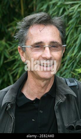 L'attore francese Thierry Lhermitte arriva nel 'Village', l'area VIP dell'Open Francese all'arena Roland Garros a Parigi, Francia, il 6 giugno 2007. Foto di ABACAPRESS.COM Foto Stock