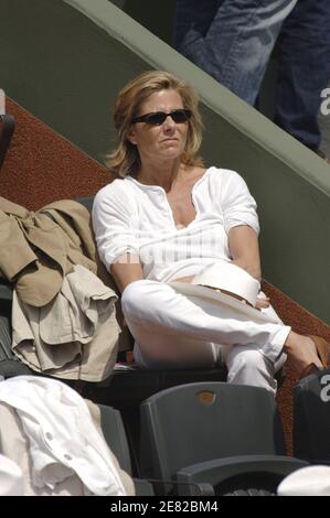 Claire Chazal, presentatore della TV francese, partecipa alla finale dell'Open francese all'arena Roland Garros di Parigi il 6 giugno 2007. Foto di ABACAPRESS.COM Foto Stock