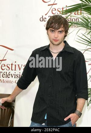 US Actor Drew Tyler Bell del programma televisivo americano 'The Bold and Beautifull' pone per le immagini al forum di Grimaldi durante il 47esimo Festival TV di Monte-Carlo a Monaco il 13 giugno 2007. Foto di Denis Guignebourg/ABACAPRESS.COM Foto Stock