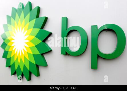 File foto datata 13/10/11 della sede centrale BP del Mare del Nord ad Aberdeen. Le due maggiori compagnie petrolifere di Londra sono destinate a riportare i loro risultati per un anno che ha incluso una gigantesca guerra dei prezzi tra l'Arabia Saudita, un calo dei prezzi del petrolio dovuto a Covid e massicce cancellazioni. Foto Stock