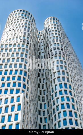 Architettura moderna, facciata dell'alto edificio Upper West con Hotel Motel One Berlin-Upper West, Berlino, Germania Foto Stock