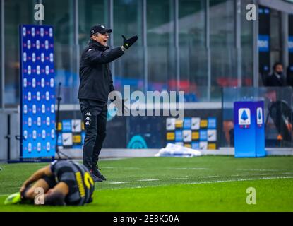 30 gennaio 2021, Milano, Italia: Milano, Italia, Stadio Giuseppe Meazza, 30 gennaio 2021, Head Coach di Benevento Calcio Filippo Inzaghi reagisce dalla panchina durante FC Internazionale vs Benevento Calcio - Calcio italiano Serie A match (Credit Image: © Fabrizio Carabelli/LPS via ZUMA Wire) Foto Stock