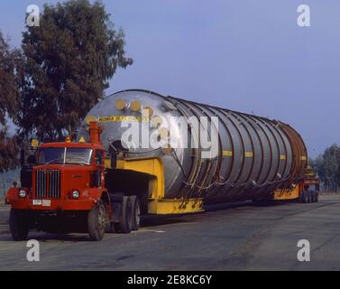 CAMION CISTERNA DE LA EMPRESA MECANICA DE LA PEÑA. Foto Stock