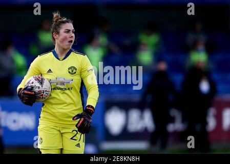 Liverpool, Regno Unito. 31 gennaio 2021. Il guardiano di Manchester United Mary Earps guarda sopra. Barclays Super League match femminile, Everton Women contro Manchester Utd Women al Walton Hall Park di Liverpool domenica 31 gennaio 2021. Questa immagine può essere utilizzata solo per scopi editoriali. Solo per uso editoriale, è richiesta una licenza per uso commerciale. Nessun uso in scommesse, giochi o un singolo club/campionato/giocatore publications.pic di Chris Stading/Andrew Orchard sports photography/Alamy Live News Credit: Andrew Orchard sports photography/Alamy Live News Foto Stock