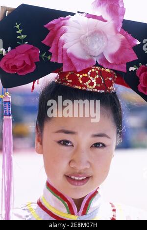Cina, Pechino, Ritratto di Donna vestito in costume dinastia Qing Foto Stock