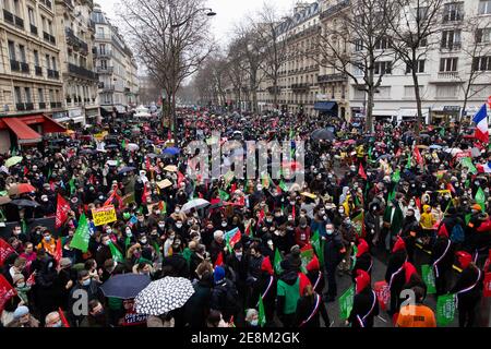 Parigi, Francia. 31 gennaio 2021. Manifestanti durante una dimostrazione contro la legge sulla bioetica e la PMA (Assisted Reproductive Technology - ART) per tutti, a Parigi, in Francia, il 31 gennaio 2021. Foto di Raphael Lafargue/ABACAPRESS.COM Credit: Abaca Press/Alamy Live News Foto Stock