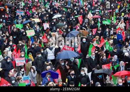 Parigi, Francia. 31 gennaio 2021. Manifestanti durante una dimostrazione contro la legge sulla bioetica e la PMA (Assisted Reproductive Technology - ART) per tutti, a Parigi, in Francia, il 31 gennaio 2021. Foto di Raphael Lafargue/ABACAPRESS.COM Credit: Abaca Press/Alamy Live News Foto Stock