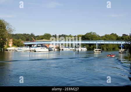 Vista del Tamigi da Bell Rope Meadow, Cookham, Berkshire. Foto Stock