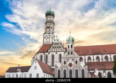 Augusta, Germania , la famosa chiesa di Evangelisch Saint Ulrich ad Augusta in Germania Foto Stock