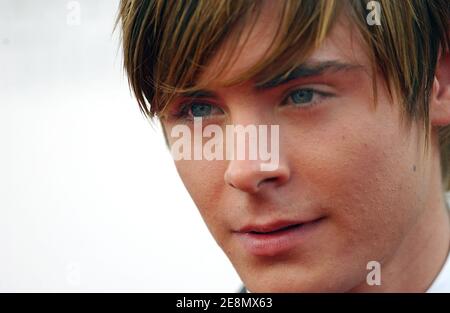 Zac Efron partecipa alla prima di New Line Hairspray al Mann Village Theatre di Westwood, Los Angeles, CA, USA, il 11 luglio 2007. Foto di Lionel Hahn/ABACAPRESS.COM Foto Stock