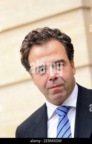 JM, associato al ministro dell'Economia Luc Chatel, partecipa a una sessione di lavoro governativa guidata dal primo ministro Francois Fillon all'Hotel de Matignon a Parigi, in Francia, il 12 luglio 2007. Foto di Mehdi Taamallah/ABACAPRESS.COM Foto Stock