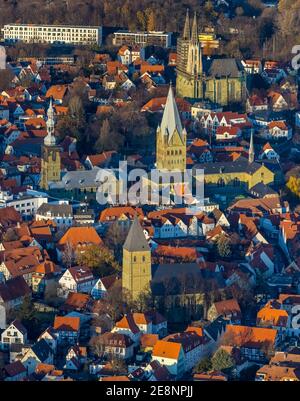 Vista aerea, vista del centro città, città vecchia, Chiesa luterana di Santa Maria zur Wiese, San Petri Alde Kerke, Cattedrale di San Patrokli, Chiesa di San Paolo, Santa Albe Foto Stock