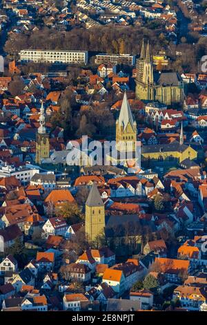 Vista aerea, vista del centro città, città vecchia, Chiesa luterana di Santa Maria zur Wiese, San Petri Alde Kerke, Cattedrale di San Patrokli, Chiesa di San Paolo, Santa Albe Foto Stock