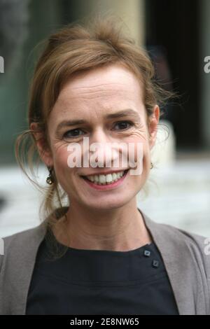 L'attrice francese Sandrine Bonnaire arriva al Palazzo Elysee a Parigi, in Francia, il 5 settembre 2007, per incontrare il presidente Nicolas Sarkozy. Foto di Mehdi Taamallah/ABACAPRESS.CO Foto Stock