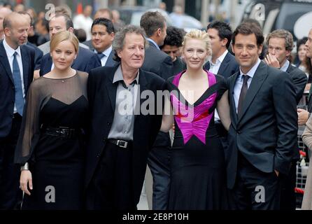 Cast del film (l to r) Abbie Cormish, Geoffrey Rush, Cate Blanchett e Clive Owen partecipano alla prima "Elizabeth:The Golden Age" durante il Toronto International Film Festival 2007 a Toronto, ON, Canada il 9 settembre 2007. Foto di Olivier Douliery/ABACAPRESS.COM Foto Stock