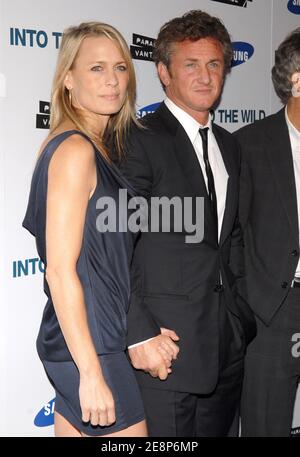 Sean Penn e Robin Wright Penn partecipano alla prima di 'Into the Wild', tenutasi presso la Directors Guild of America a Los Angeles, CA, USA il 18 settembre 2007. Foto di Lionel Hahn/ABACAPRESS.COM Foto Stock