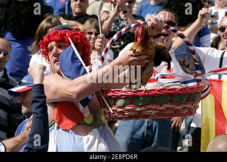 I fan della Francia durante la Coppa del mondo di rugby IRB 2007, Pool D, Francia contro Georgia allo Stade Velodrome di Marsiglia il 30 settembre 2007. Foto di Morton-Nebinger/Cameleon/ABACAPRESS.COM Foto Stock