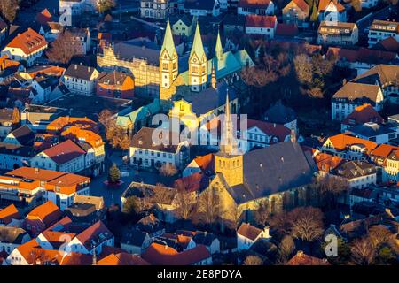 Vista aerea, Città Vecchia, Basilica della Visitazione della Vergine Maria, Walburgisstraße, Vecchia chiesa di pellegrinaggio, ristrutturazione del monastero francescano, catoli Foto Stock