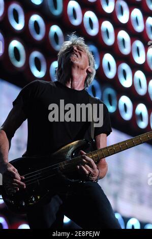 Il musicista Roger Waters si esibisce sul palco durante il concerto Live Earth - New York presso il Giants Stadium sabato 7 luglio 2007 a East Rutherford, New Jersey, USA. Foto di Gregorio Binuya/ABACAUSA.COM (nella foto: Roger Waters) Foto Stock