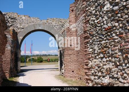 porta ovest complesso Gamzigrad-Romuliana, Palazzo di Galerius - Serbia Foto Stock