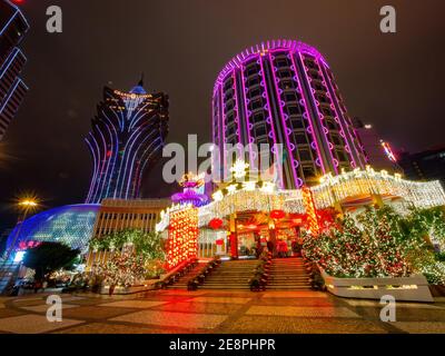 Macau, 22 GENNAIO 2012 - Vista notturna esterna del famoso Casino Lisboa Foto Stock