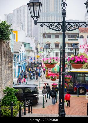 Macau, 27 GENNAIO 2012 - Vista nuvolosa del paesaggio urbano della città vecchia Foto Stock