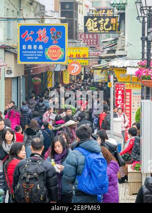 Macau, 27 GENNAIO 2012 - Vista nuvolosa del paesaggio urbano della città vecchia Foto Stock