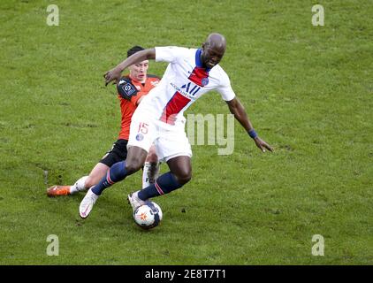 Danilo Pereira di PSG, Laurent Abergel di Lorient durante il campionato francese Ligue 1 partita di calcio tra FC Lorient e P / LM Foto Stock