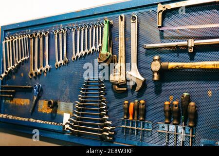 Kit attrezzi in un'officina Foto Stock