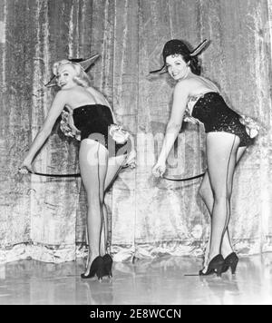 I signori preferiscono le bionde. Un film comico musicale americano del 1953 con la prima del 1° luglio 1953 con Marilyn Monroe e Jane Russell. Jane Russel è nato nel giugno 21 1921 e morì nel febbraio 28 2011. Foto Stock