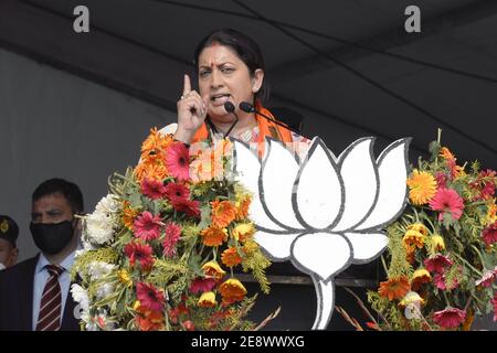 Howrah, India. 31 gennaio 2021. Discorso del Ministro del tessile dell'Unione Smriti Irani durante il raduno di Jogdan Mela allo stadio Dumurjala ad Howrah, India, il 31 gennaio 2021. (Foto di Ved Prakash/Pacific Press/Sipa USA) Credit: Sipa USA/Alamy Live News Foto Stock