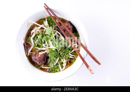 zuppa di coda di bue pho, un pasto classico vietnamita Foto Stock