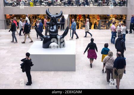 Amsterdam, Olanda: Visitatori nel cortile interno del Rijksmuseum. Foto Stock