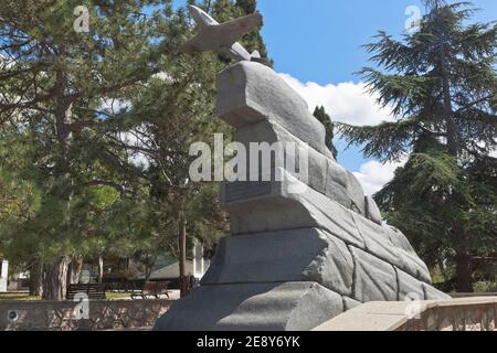 Sevastopol, Crimea, Russia - 27 luglio 2020: Monumento ai piloti dell'VIII Armata aerea nel complesso commemorativo Malakhov Kurgan nella città eroe di Sev Foto Stock