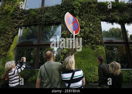 Mur vegetal de Patrick Blanc au Musee du Quai Branly ˆ Parigi, Francia le 30 settembre 2007. Foto di Corentin Fohlen/ABACAPRESS.COM Foto Stock