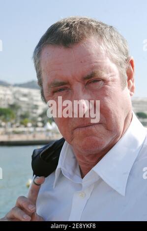 L'attore britannico John Nettles si pone durante il 23° MIPCOM 2007 (International Film and Programme Market for TV, Video, Cable and satellite) a Cannes, Francia, il 9 ottobre 2007. Foto di Giancarlo Gorassini/ABACAPRESS.COM Foto Stock