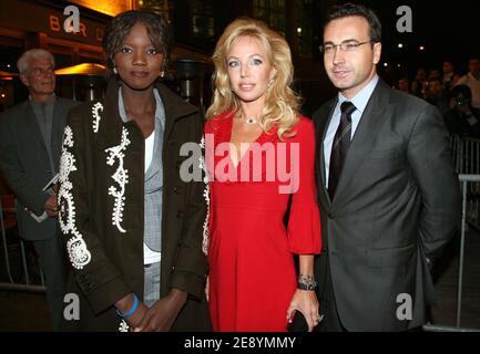 Francese responsabile Affari Esteri e diritti umani Rama Yade, Principessa Camilla de Bourbon des Deux-Siciles e Presidente del Festival Cinema Verite Joel Soler arrivano alla cerimonia internazionale Rendez Vous Cinema Verite 2007, a Parigi, Francia, il 12 ottobre 2007. Foto di Mehdi Taamallah/ABACAPRESS.COM Foto Stock