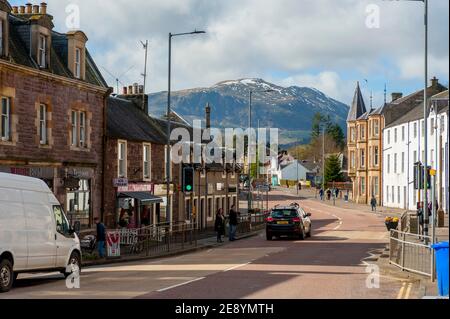 La strada principale di Callander Stirling nel centro della scozia Foto Stock