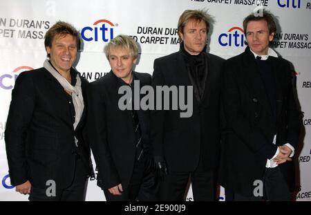 (L-R) Roger Taylor, Nick Rhodes, Simon le Bon e John Taylor di Duran Duran in arrivo per la notte di apertura di Duran Duran a Broadway per celebrare l'uscita dell'album "Red Carpet Massacre" di Duran Duran, tenuto all'Ethel Barrymore Theatre di New York, NY, USA venerdì 2 novembre 2007. Foto di David Miller/ABACAPRESS.COM Foto Stock