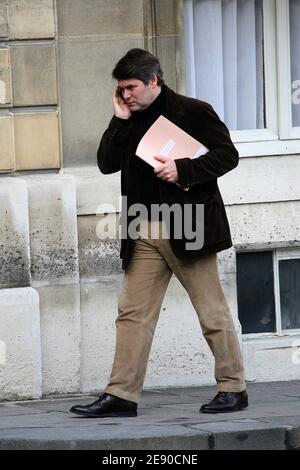 Il direttore dei media di Sarkozy, Franck Louvrier, arriva al palazzo Elysee di Parigi, in Francia, il 1 dicembre 2007. Foto di Mehdi Taamallah/ABACAPRESS.COM Foto Stock