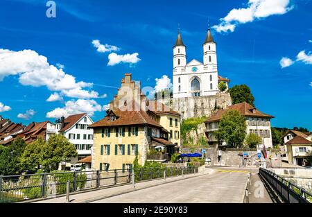 Il castello di Aarburg e la chiesa in Svizzera Foto Stock