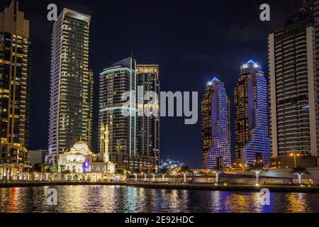 La notte marina degli emirati Arabi uniti di dubai Foto Stock